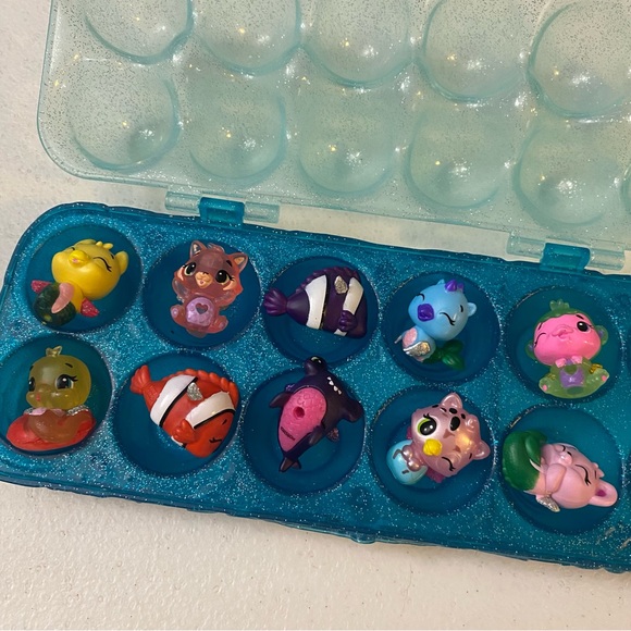 Hatchimals CollEGGtibles Lot of 10 Figures Blue Egg Cartons - Picture 3 of 4